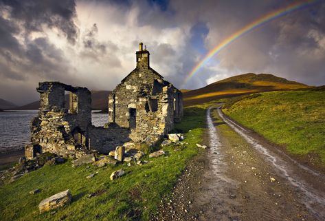 Monarch Of The Glen, Scotland Nature, Derelict House, Isle Of Arran, Mountain Wallpaper, Scotland Highlands, Weather And Climate, Scotland Travel, Monument Valley