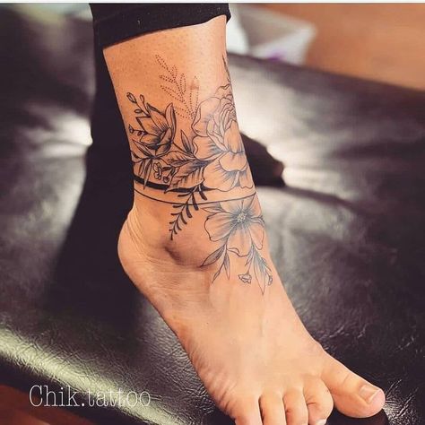 100 Ankle Tattoo Ideas for Men and Women - The Body is a Canvas #ankletattoos #tattooideas Anklet Tattoo, Tattoo Ankle, Tattoos Pinterest, Ankle Tattoo Designs, Ankle Tattoos For Women, Ankle Tattoo Small, Anklet Tattoos, Ankle Tattoos, Foot Tattoos For Women