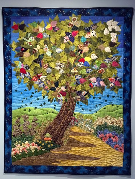 Family Tree Quilt Patterns, Tree Of Life Quilt, Quilt Tree, Library Cat, Family Tree Quilt, Themed Quilts, Abstract Art Quilt, The Princess And The Pea, Tree Quilt Pattern