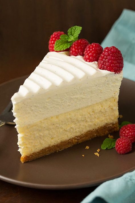 Cheesecake Factory Copycat, Vanilla Bean Cheesecake, Strawberry Sugar, Cheesecake Factory Recipes, The Cheesecake Factory, Vanilla Recipes, Vanilla Cheesecake, White Chocolate Mousse, Best Cheesecake