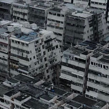 @brutopolis on Instagram: ". . Citizen @dikkane’s view of the Western Residential Sector, Block 26/B9, from his hover-bike. Minimal smog tonight, view is good… 🤩 #Brutopolis #brutalist #brutalism #dystopia #dystopian" Dystopia Aesthetic, Brutalist Architecture Cyberpunk, Brutalist Townhouse, Brutalist Fantasy City, Brutalist Apartment Building, Hover Bike, Brutalist Architecture Eastern Europe, Brutalism Architecture, March 21