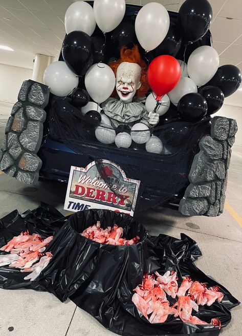 Horror Trunk Or Treat Ideas, Trunk Or Treat Car Ideas Scary, It Trunk Or Treat Ideas For Cars, Trunk Or Treat Ideas For Cars Pennywise, Scary Clown Trunk Or Treat Ideas, Penny Wise Decorations, Chucky Themed Trunk Or Treat, Pennywise Themed Party, Pennywise Party Decorations