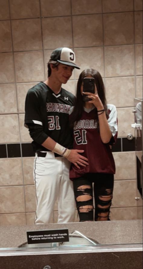 Bf And Gf Outfits Matching Couples, Softball Baseball Couples, Soccer And Baseball Couples, Baseball And Volleyball Couples, Baseball Bf Aesthetic, Baseball And Cheerleader Couple, Matching Jerseys Couples, Cute Couple Fits, Cute Couple Pics Baseball