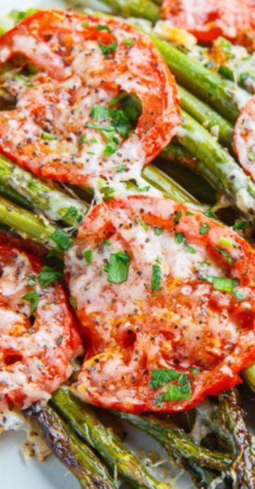 tuscan roast asparagus Tomato And Asparagus Recipes, Asparagus And Tomato Recipes Baked, Asparagus And Tomato Recipes, Potato And Asparagus Recipe, Roast Asparagus, Asparagus And Tomatoes, Tomatoes Dinner, Recipe Asparagus, Asparagus Recipes Baked