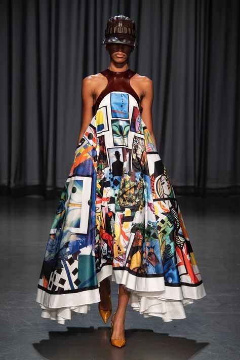 Mary Katrantzou Spring 2019 Ready-to-Wear Collection - Vogue Afrikaanse Mode, Mary Katrantzou, Crewneck Dress, African Fashion Dresses, African Dress, African Clothing, Fashion Week Spring, A Dress, Fashion Classy