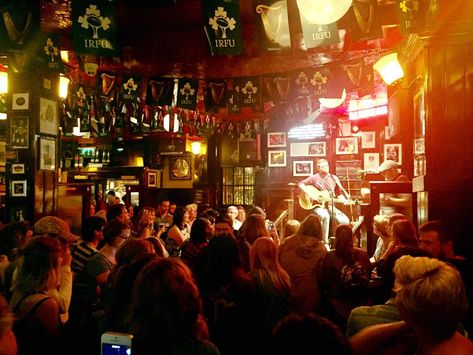 10 unwritten rules of an Irish Pub everyone should know Irish Pub Aesthetic Night, Irish Bar Aesthetic, British Pub Aesthetic, Dublin Bars, Irish Pub Aesthetic, Irish Cafe, Old Irish Pub, Dublin Summer, Pub Culture