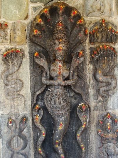 Picture Tiamat Dragon, Snake Goddess, Ancient Goddesses, Oh My Goddess, Indian Sculpture, Sacred Feminine, Hindu Deities, Ancient Aliens, Indian Gods