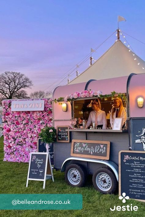 Pink Horse Trailer Bar, Dessert Trailer Ideas, Mobile Smoothie Bar, Beverage Trailer Ideas, Snack Truck Ideas, Pink Mobile Bar, Drinks Trailer, Mobile Drink Trailer, Drink Trailer Ideas