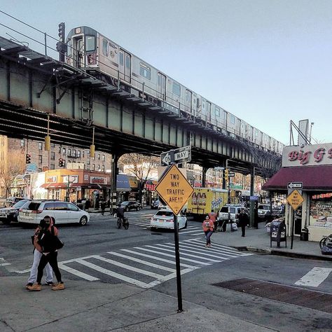 A No. 4 train runs across Mosholu Parkway. #New_York_City_Subways #mtanyctransit 4 Train Nyc, Queens New York Aesthetic Spiderman, Rural City Aesthetic, Nyc Train Aesthetic, Run Down City Aesthetic, City Train Aesthetic, Queens New York Aesthetic, New York Subway Aesthetic, Run Down City