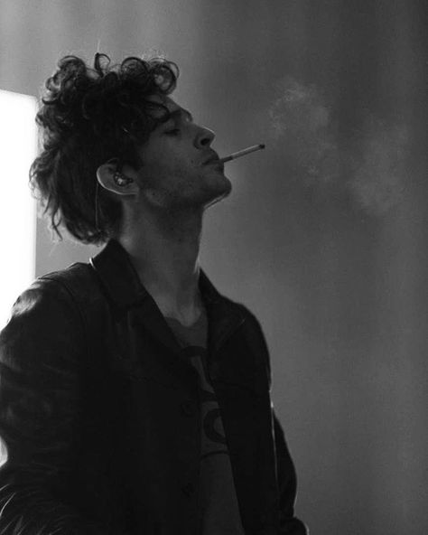 Matthew Healy, Matt Healy, Matty Healy, Boys Dpz, The 1975, Indie Rock, White Photo, Man Crush, Music Bands