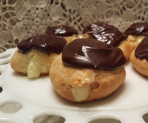 Gluten Free Eclairs Recipes, Gf Eclairs, Gf Pastries, Chocolate Eclairs, Eclair Recipe, Baked Desserts, Gluten Free Bagels, Gluten Free Chocolate Chip Cookies, Gluten Free Donuts