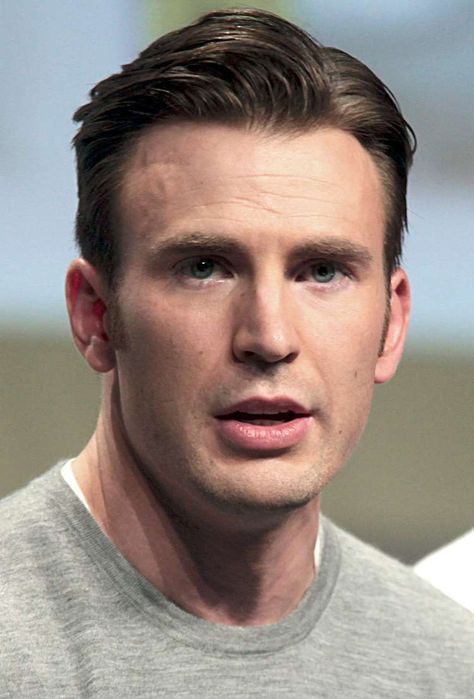 Chris Evans Is The Real-Life Captain America: Times Chris Evans Was The Best Chris Evans Haircut, Chris Evans Beard, Not Another Teen Movie, Christopher Robert Evans, Chris Evans Funny, Robert Evans, Chris Evans Captain America, Jake Gyllenhaal, Chris Pratt