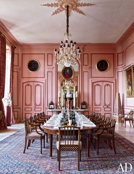 The rose-pink formal dining room of a French estate restored by Timothy Corrigan Timothy Corrigan, Rosa Sofa, Pink Dining Rooms, American Interior, Rooms Ideas, Dining Room Interiors, Interior Design Photos, Elegant Dining Room, Chateau France