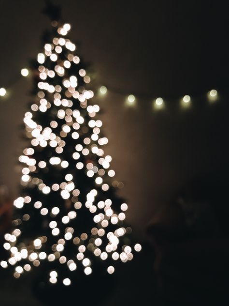 All is Bright: A Spotify Playlist for Christmas & Last-Minute Gift Ideas – Hey Katie Spotify Christmas Playlist, Christmas Playlist Cover, I Hate Snow, Itunes Playlist, Xmas Drawing, Please Talk To Me, Happy Christmas Day, Playlist Covers Photos, Music Cover Photos