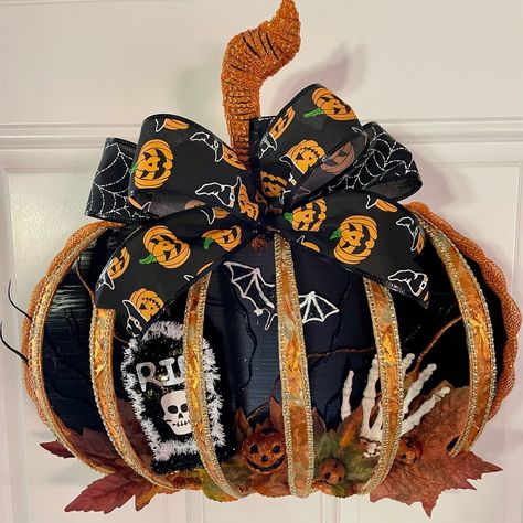 Halloween Pumpkin Door Wreath. Graveyard Scene. Super Glittery With Flickering Lights In Rip Headstone. Super Cute And Very Detailed. Homemade By Me. Approx. 18"W X 17"H X 4"D Without Stem/11" Crecent Wreath, Pumpkin Metal Wreath Form, Simple Halloween Porch Decor, Pumpkin Wire Wreath Form Dollar Tree, Fall Craft Fair Ideas To Sell, Metal Pumpkin Wreath, Fall Topiary Diy, Pumpkin Frame Wreath, Dollar Tree Wreath Ideas