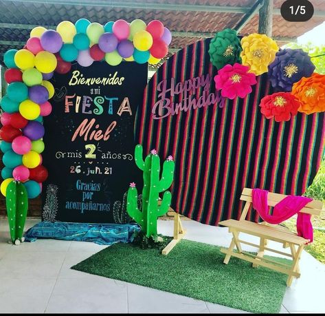 Mexican Theme Balloon Arch, Mexican Backdrop Ideas, Fiesta Backdrop Ideas, Mexican Party Backdrop, Mexican Theme Backdrop Ideas, Fiesta Theme Party Decorations, Mexican Fiesta Birthday Party, Mexican Theme Party Decorations, Mexican Birthday Parties