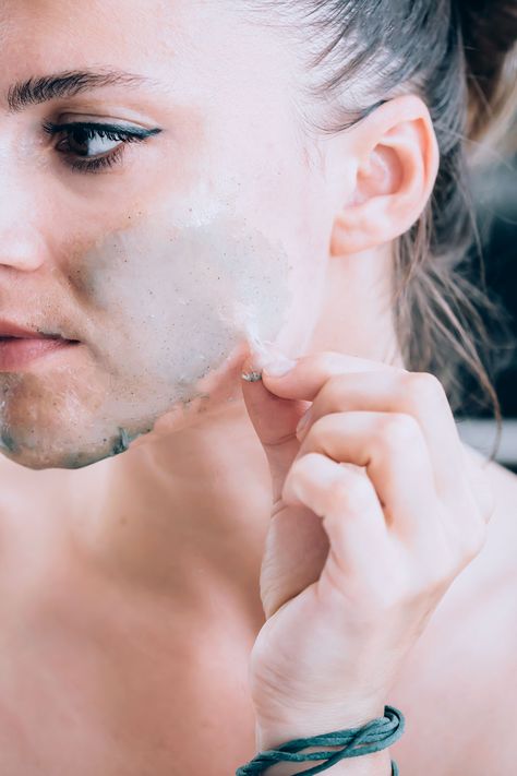 A pore cleansing peel off mask recipe from the book, DIY Beauty. Agar agar powder along with clay, rice flour, and oatmeal help exfoliate and absorb oil. Exfoliation Benefits, Mask Recipes, Scar Removal Cream, Hello Glow, Face Mask Recipe, Safe Skincare, Get Rid Of Blackheads, Agar Agar, Pore Cleansing