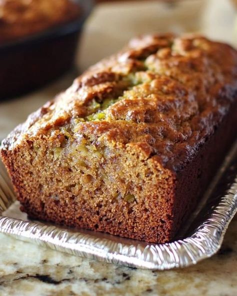 Zucchini Ideas, Pumpkin Pound Cake Recipes, Apple Zucchini Bread, Delicious Discoveries, Apple Zucchini, Gingerbread Cake Recipe, Apple Tart Recipe, Nut Bread Recipe, French Toast Muffins