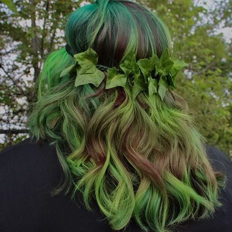 🍃 Wood Nymph 🍃⁣ ⁣ This was honestly one of the hardest colors I’ve ever had to photograph, with indoor studio lighting it was showing up… Green And Brown Hair, Wood Nymph, Space Cowgirl, Fairy Hair, Dyed Hair Inspiration, Dye Ideas, Semi Permanent Hair Color, Fantasy Hair, Arctic Fox