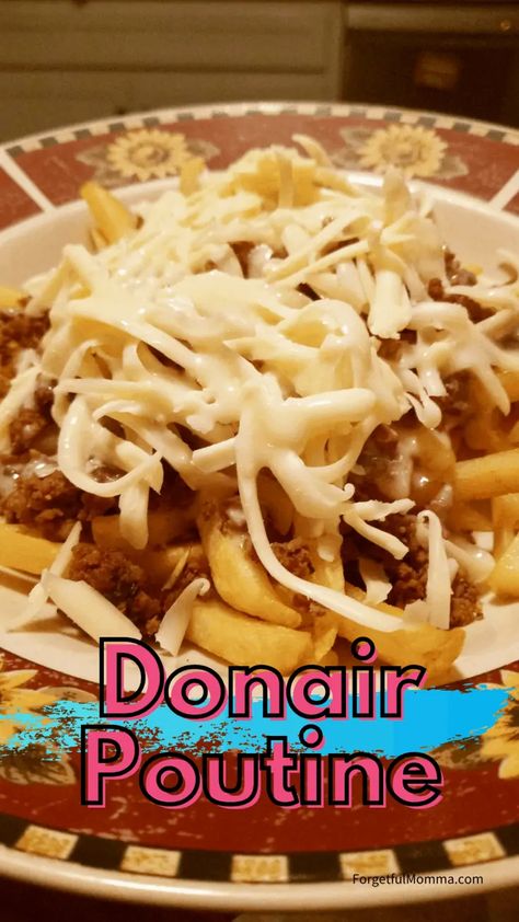 This donair poutine recipe was really perfect to curb my craving for donairs and fries, and it took no time at all to make. Donair Meat Recipe, Donair Recipe, Sweet Garlic Chicken, Homemade Shake And Bake, Best Turkey Recipe, Poutine Recipe, Homemade Stir Fry, Making French Fries, Homemade Lasagna