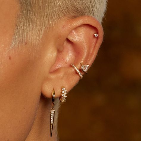 Double Cartilage Piercing, Cool Ear Piercings, Multiple Earrings, Ear Parts, Ear Stack, Gold Jewelry Earrings, Forever Jewelry, Dope Jewelry, The Ear