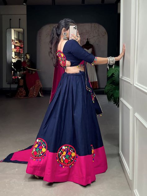 Fancy Chaniya Choli, Cotton Lehenga Choli, Gamthi Work, Garba Dress, Long Blouse Designs, Navratri Dress, Cotton Lehenga, New Kurti Designs, Asian Bridal Dresses