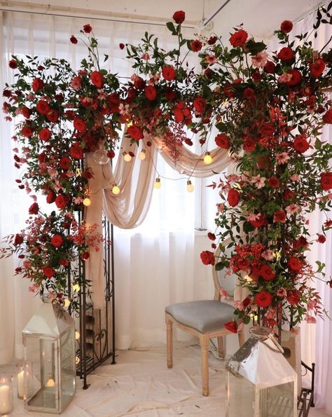 Red Wedding Arch, Wedding Arch Ideas, White Quince, Red Wedding Decorations, Pink Quince, Wedding Alters, Arch Ideas, Red And White Weddings, Red Wedding Theme