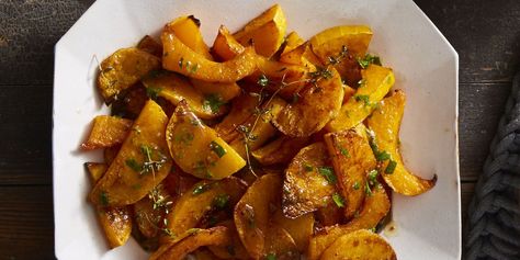 Spice-Roasted Butternut Squash with Cider Vinaigrettegoodhousemag Glazed Butternut Squash, Paleo Vegetables, Roasting Vegetables, Cider Vinaigrette, Autumn Side Dishes, Butternut Squash Recipes, Vinaigrette Recipes, Beef Tenderloin, Honey Butter