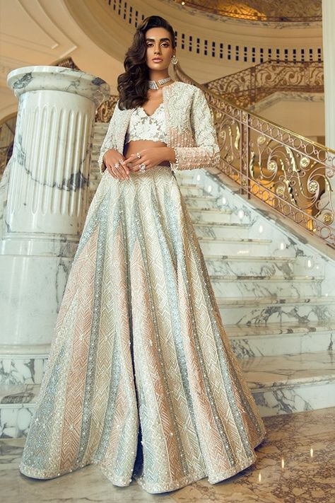 Crop Top Dresses, White Sharara, भारतीय दुल्हन संबंधी, Lehenga Images, Embroidered Bridal Lehenga, Winter Wedding Fashion, डिजाइनर कपड़े, Faraz Manan, Winter Wedding Outfits