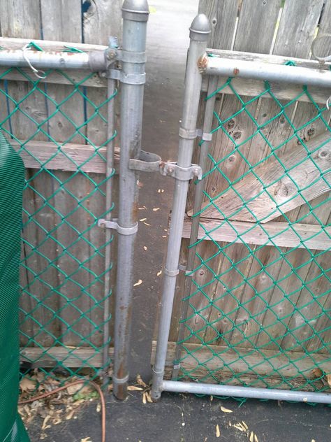 How can I fill in the gap between my chain-link fence and its gate - Home Improvement Stack Exchange High Tensile Fence, Portable Dog Fence, Chain Link Fence Privacy, Chain Link Fence Parts, Chain Link Fence Gate, Chain Fence, Fence Fabric, Small Fence, Privacy Fence Designs