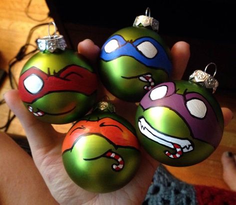 Ninja Turtle Christmas, Tmnt Christmas, Teenage Mutant Ninja Turtles Christmas, Ninja Turtle Ornaments, Christmas Bazaar Crafts, Turtle Christmas, Geek Christmas, Deco Disney, Disney Ornaments