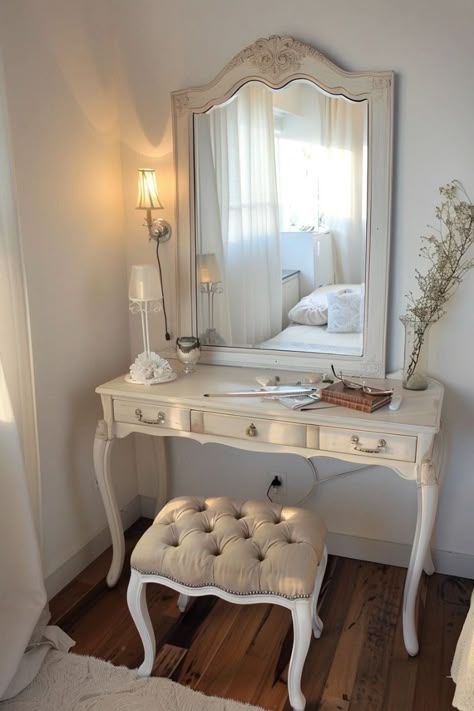 #coquette #vintage #room #inspo #fall #fyp #foryoupage | TikTok Small Bedroom Vanity Ideas, Vintage Room Inspo, Small Bedroom Vanity, Bedroom Vanity Ideas, Comfy Living Room Decor, Girly Core, Nyc Rooms, Home Hall Design, Side Tables Bedroom