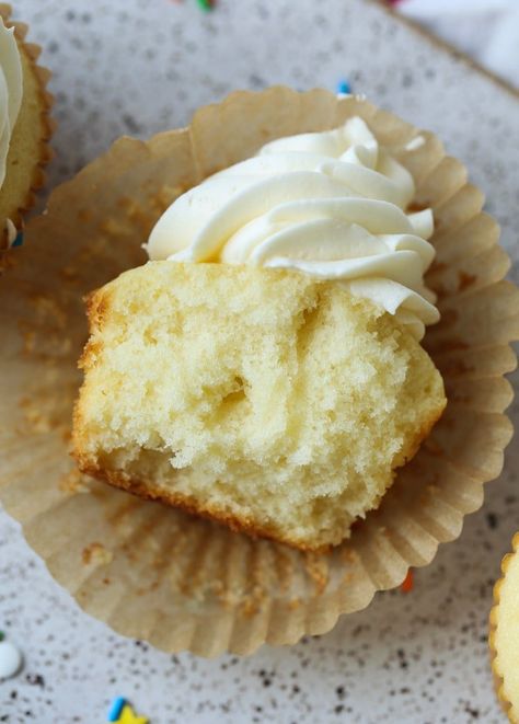 The BEST Vanilla Cupcake Recipe EVER! This cupcake recipe makes uses the reverse creaming method making soft, buttery, light, and airy cupcakes with perfect domes! #cookiesandcups #cupcakes #cupcakerecipe #vanillacupcakes #softcupcakes Reverse Creaming Method, Moist Cupcake Recipes, Best Vanilla Cupcake Recipe, Vanilla Cupcakes Recipe, Cupcake Vanilla, Tips For Beauty, Black Color Hairstyles, Creaming Method, Chocolate Frosting Recipes