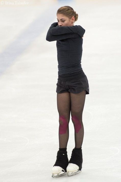 Alena Kostornaia, Skate Aesthetic, Figure Ice Skates, Classy Short Dresses, Figure Skating Outfits, Ice Skating Outfit, Skating Aesthetic, Russian Figure Skater, Figure Skating Costumes