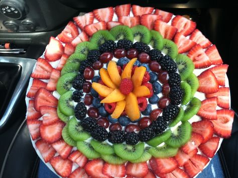 Fruit pizza! Cream cheese and sugar with a dash of vanilla! Fruit of your choice!  Glaze on top, orange juice and corn syrup! - (Optional)   Great for parties!! Vanilla Fruit, Fruit Pizza, Corn Syrup, Orange Juice, Acai Bowl, Syrup, Cream Cheese, Sweet Tooth, Corn