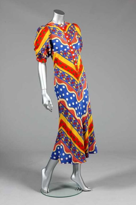 Liberty Fashion, Liberty Print Dress, Jean Muir, 1970 Dress, Printed Silk Dress, Joanna Lumley, Fashion 1970s, Disco Era, Bias Cut Skirt