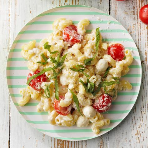 Seafood Macaroni, Summer Macaroni Salad, Summer Orzo, Creamy Macaroni Salad, Fresh Basil Recipes, Hawaiian Macaroni Salad, Classic Macaroni Salad, Orzo Recipe, Potato Salads