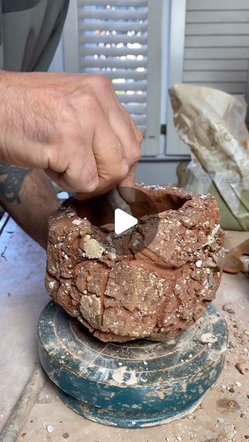 Large Ceramic Planters, Bunny Statue, Special K, Ceramic Tools, Clay Planters, Pottery Videos, Ceramic Boxes, Ceramic Techniques, Push It