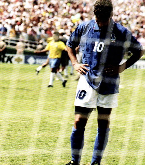 Roberto Baggio v Brazil - 1994 Michael Jordan Art, Roberto Baggio, Penalty Kick, Football Stars, Cup Football, Soccer Event, Football Stuff, Best Football Players, Juventus Fc