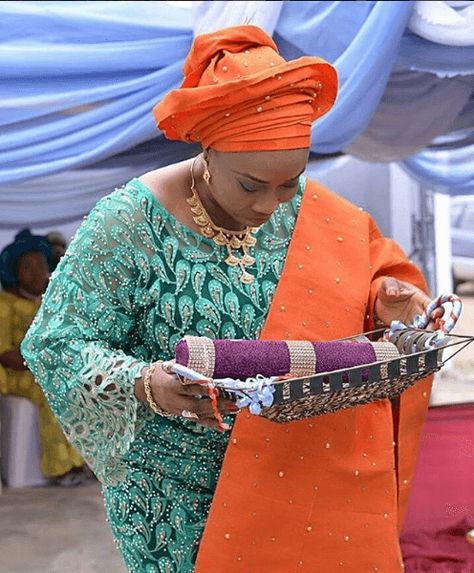 mother-of-bride-african-outfit Outfits for Brides Mothers-20 Latest Mother of the Bride Dresses Brides Mother, Nigerian Outfits, Mom Wedding Dress, Nigerian Dress, Bride’s Mother, Nigerian Bride, Mother Of Bride Outfits, African Fashion Traditional, Mother Of The Bride Outfit