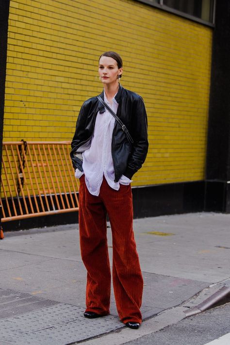 Newyorker Fashion Street, Man On The Street, Street Style New York, New York Fashion Week Street Style, Nyc Street Style, Streets Of New York, Nyfw Street Style, La Fashion Week, Best Style