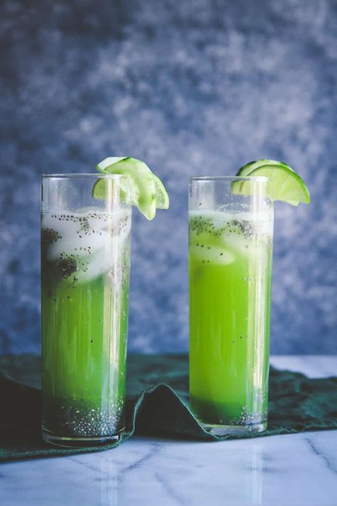 This luscious and refreshing cucumber limeade with chia seeds recipe is so good that it will completely overshadow how healthy this green drink is! Cucumber Limeade, Porch Drinks, Chia Seeds Recipe, Seeds Recipes, Fresh Fruit Drinks, Green Drink Recipes, Chia Seed Water, Rainbow Board, Seed Recipes