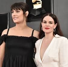 Emily Hampshire and Teddy Geiger Breakup, Call Off Engagement Teddy Geiger, Emily Hampshire, Antiques Roadshow, Schitts Creek, Getting Back Together, Marie Claire, Cosmopolitan, Hampshire, Entertainment News