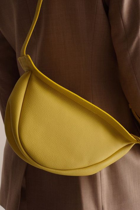 Maria Nepomuceno, Slouchy Banana Bag, Minimalist Bags Design, Ysl Handbags, Costume Bags, Banana Bag, Retro Handbags, Trendy Backpacks, Modern Bag