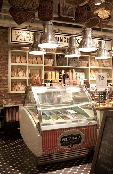 Chocolatier Shop, Gelato Bar, Bakery Store, Bakery Interior, Gelato Shop, Ice Bars, Vintage Ice Cream, Italian Ice, Stall Designs