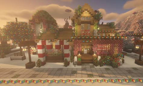 Christmas Minecraft Ideas, House Decorated For Christmas, Mc House, Santa's House, Minecraft Christmas, Christmas World, Minecraft Plans, Minecraft Decorations, Holiday Village