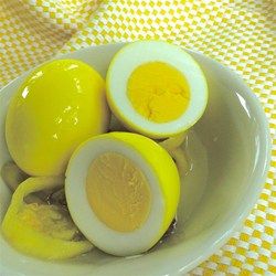 Popa's Pickled Eggs - Allrecipes.com Pickeled Eggs, Yellow Chili Peppers, Pickled Eggs Recipe, Pickled Banana Peppers, Eggs In Peppers, Fermented Pickles, Pickled Eggs, Pickling Spice, Watermelon Rind