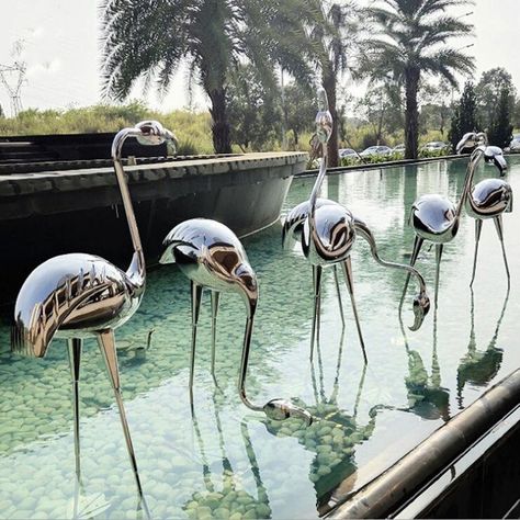 Fountain decoration metal heron garden sculpture Description: Adding natural decorations to the urban landscape is helpful Road Beautification, Flamingo Sculpture, Pond Decorations, Natural Decorations, Water Fountain Design, Stainless Steel Sculpture, Sculpture Fountain, Stainless Steel Art, Fountain Design