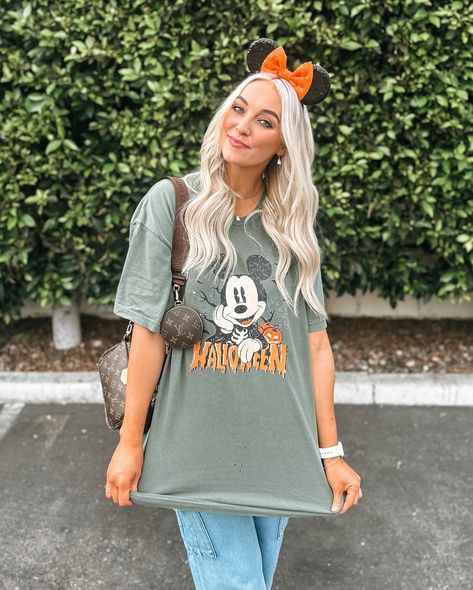 meet me on main st. 🎃✨🫶🏼 comment SHOP below to receive a DM with the link to shop my disney day 1 outfit! ✨ https://liketk.it/4Taob #ltkhalloween . . . #halloweenatdisneyland #halloweenatdisney #disneylandoutfit disneyland outfit / disney world outfit / mickey halloween / disney style / disney outfit / disneyland halloween / magic kingdom outfit Magic Kingdom Outfit, Outfit Disney, Disneyland Halloween, Disney World Outfits, Halloween Disney, Disneyland Outfits, Mickey Halloween, Disney Outfit, Disney Day