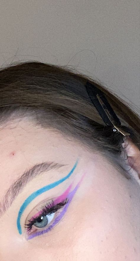 Purple And Blue Eyeliner, Pink And Purple Eyeliner, Blue Purple Eyeliner, Pink And Blue Eyeliner, Bi Pride Makeup, Bisexual Pride Makeup, Bisexual Makeup, Fun Eyeliner Looks, Purple Eyeliner